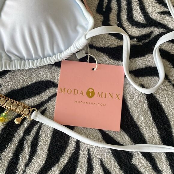 Moda minx gold tone sea shell charm Seychelles wrap around bikini top in white - Picture 7 of 8
